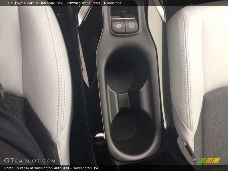 Blizzard White Pearl / Moonstone 2019 Toyota Corolla Hatchback XSE