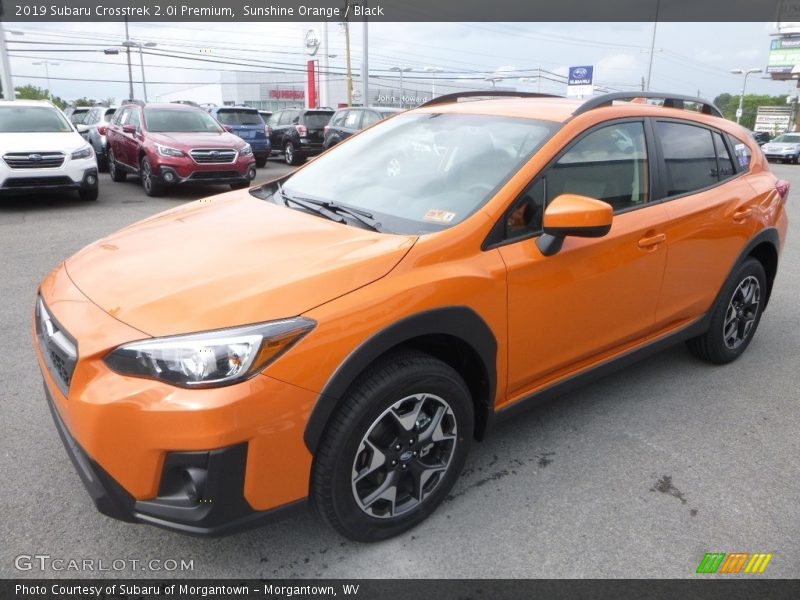 Front 3/4 View of 2019 Crosstrek 2.0i Premium