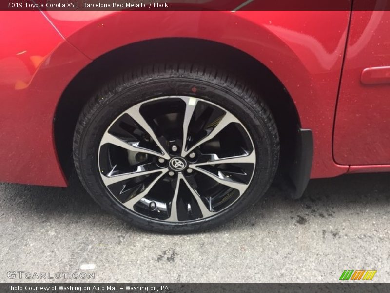 Barcelona Red Metallic / Black 2019 Toyota Corolla XSE