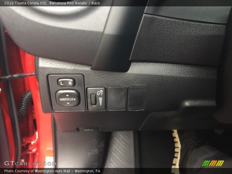 Barcelona Red Metallic / Black 2019 Toyota Corolla XSE