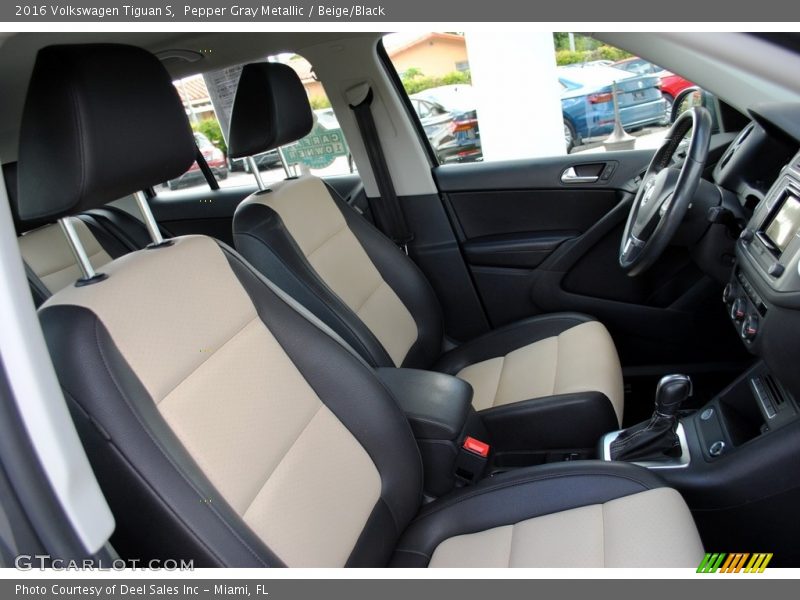 Pepper Gray Metallic / Beige/Black 2016 Volkswagen Tiguan S