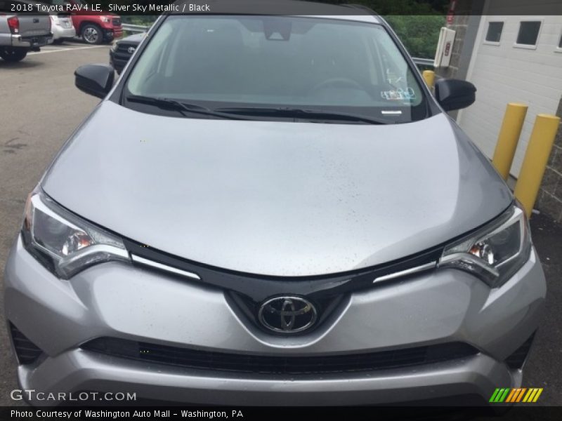 Silver Sky Metallic / Black 2018 Toyota RAV4 LE