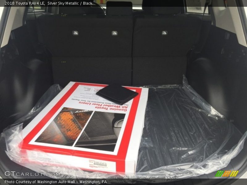 Silver Sky Metallic / Black 2018 Toyota RAV4 LE