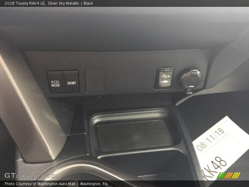 Silver Sky Metallic / Black 2018 Toyota RAV4 LE