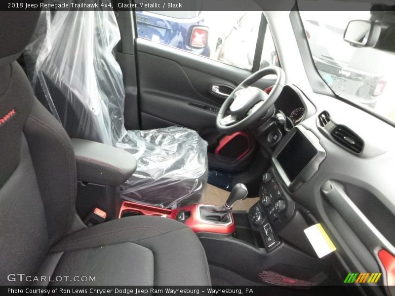 Glacier Metallic / Black 2018 Jeep Renegade Trailhawk 4x4