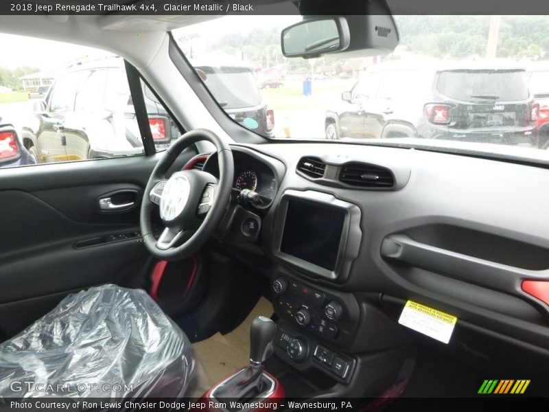 Glacier Metallic / Black 2018 Jeep Renegade Trailhawk 4x4