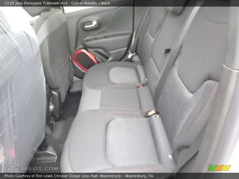 Glacier Metallic / Black 2018 Jeep Renegade Trailhawk 4x4