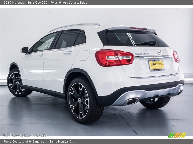 Polar White / Sahara Beige 2019 Mercedes-Benz GLA 250