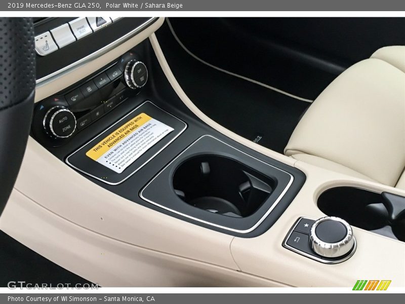Polar White / Sahara Beige 2019 Mercedes-Benz GLA 250