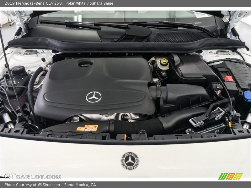 Polar White / Sahara Beige 2019 Mercedes-Benz GLA 250