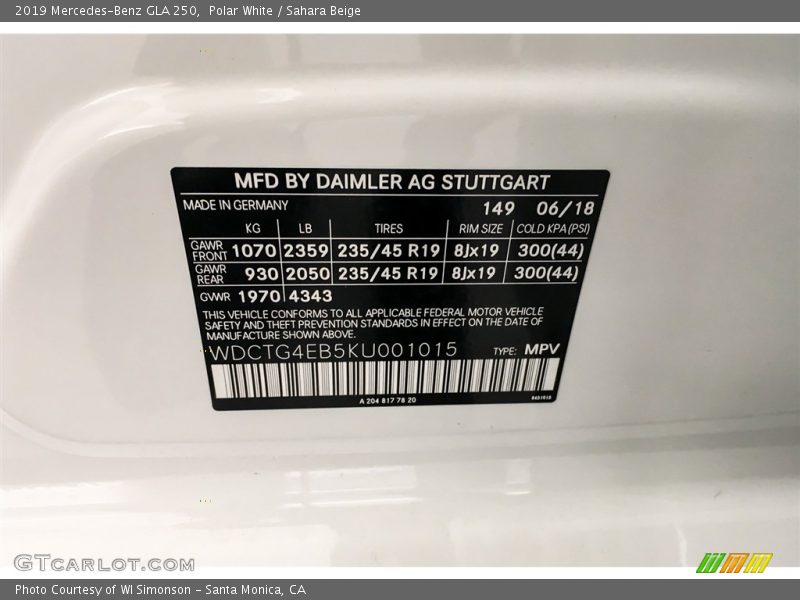 Polar White / Sahara Beige 2019 Mercedes-Benz GLA 250