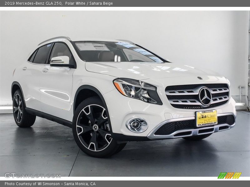 Polar White / Sahara Beige 2019 Mercedes-Benz GLA 250