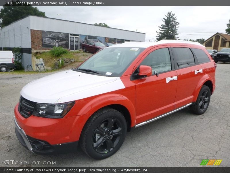 Front 3/4 View of 2018 Journey Crossroad AWD
