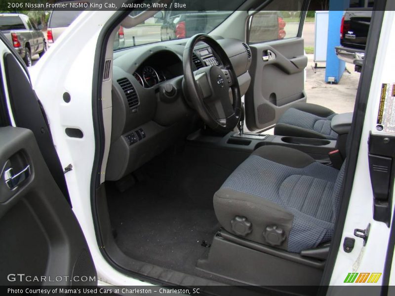 Avalanche White / Blue 2006 Nissan Frontier NISMO King Cab