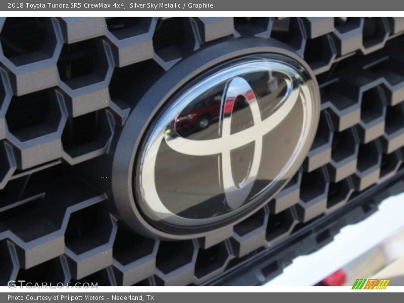 Silver Sky Metallic / Graphite 2018 Toyota Tundra SR5 CrewMax 4x4
