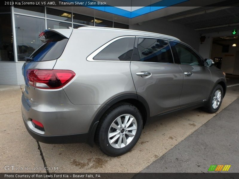 Titanium Silver / Satin Black 2019 Kia Sorento LX V6 AWD