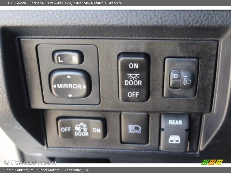Silver Sky Metallic / Graphite 2018 Toyota Tundra SR5 CrewMax 4x4