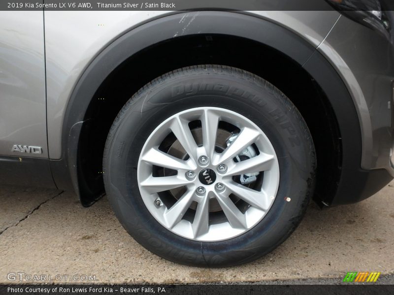Titanium Silver / Satin Black 2019 Kia Sorento LX V6 AWD