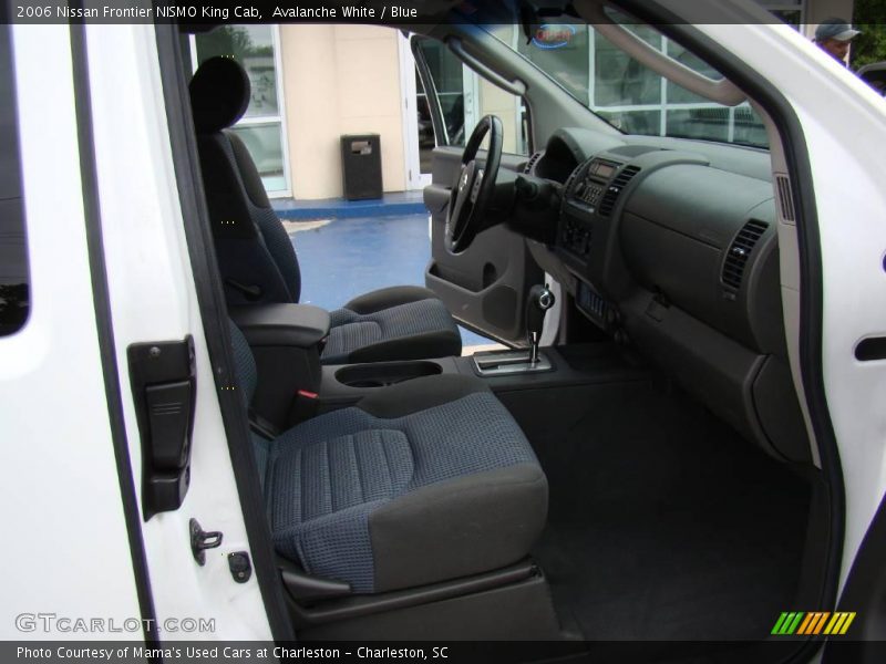 Avalanche White / Blue 2006 Nissan Frontier NISMO King Cab