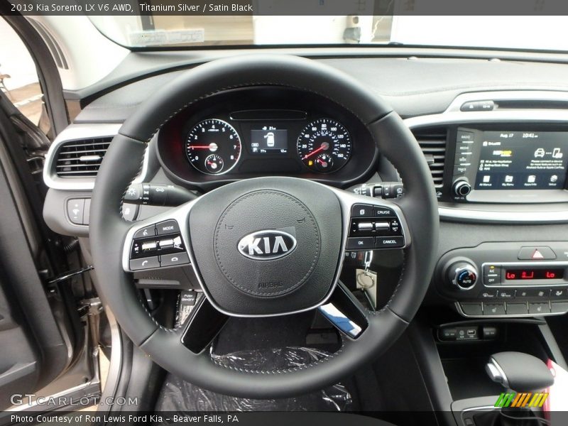 Titanium Silver / Satin Black 2019 Kia Sorento LX V6 AWD