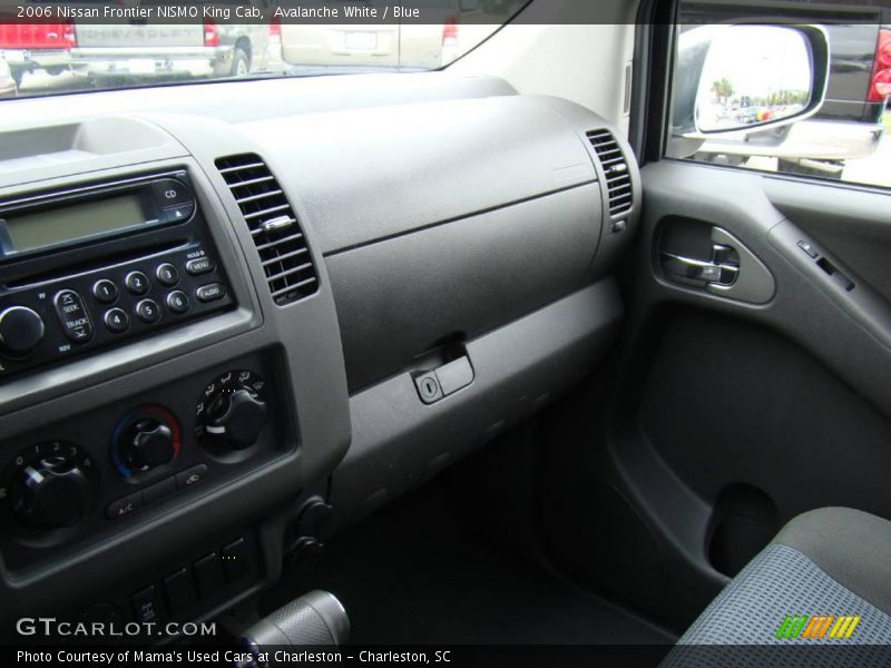 Avalanche White / Blue 2006 Nissan Frontier NISMO King Cab