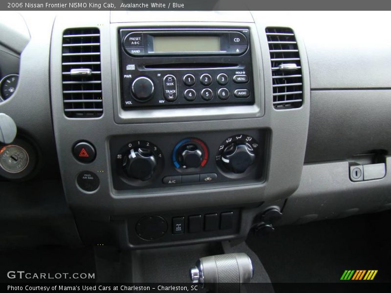 Avalanche White / Blue 2006 Nissan Frontier NISMO King Cab