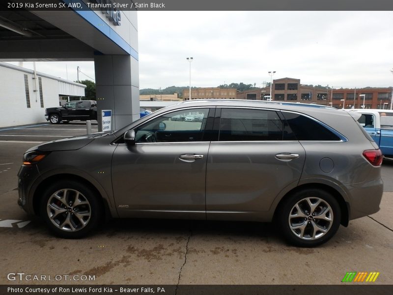 Titanium Silver / Satin Black 2019 Kia Sorento SX AWD