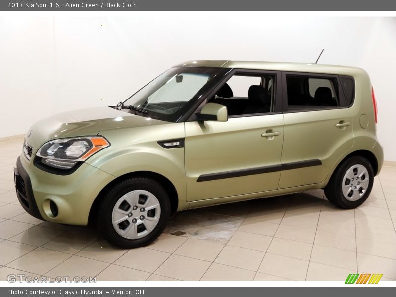 Alien Green / Black Cloth 2013 Kia Soul 1.6