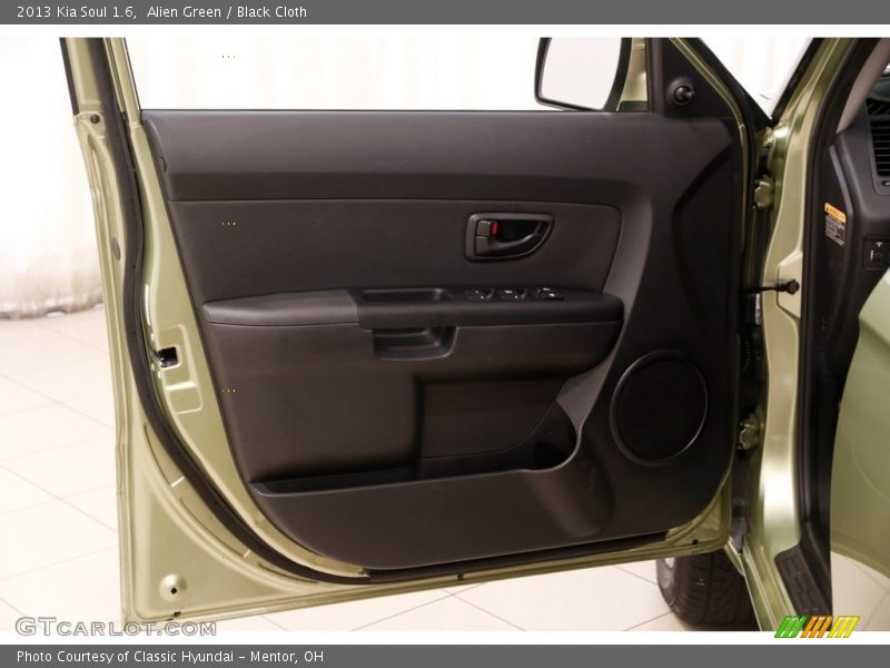 Alien Green / Black Cloth 2013 Kia Soul 1.6