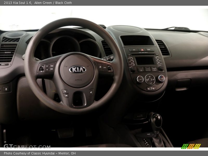 Alien Green / Black Cloth 2013 Kia Soul 1.6