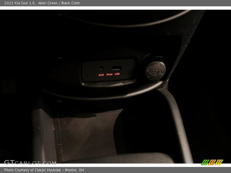 Alien Green / Black Cloth 2013 Kia Soul 1.6