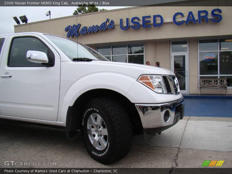 Avalanche White / Blue 2006 Nissan Frontier NISMO King Cab