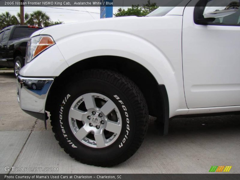 Avalanche White / Blue 2006 Nissan Frontier NISMO King Cab