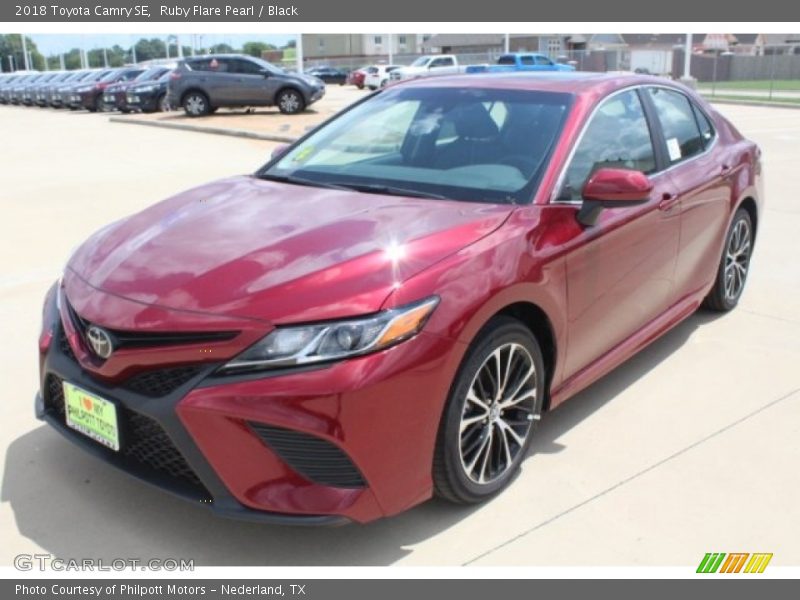 Ruby Flare Pearl / Black 2018 Toyota Camry SE