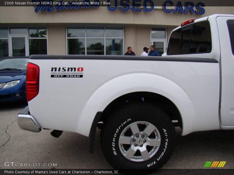 Avalanche White / Blue 2006 Nissan Frontier NISMO King Cab
