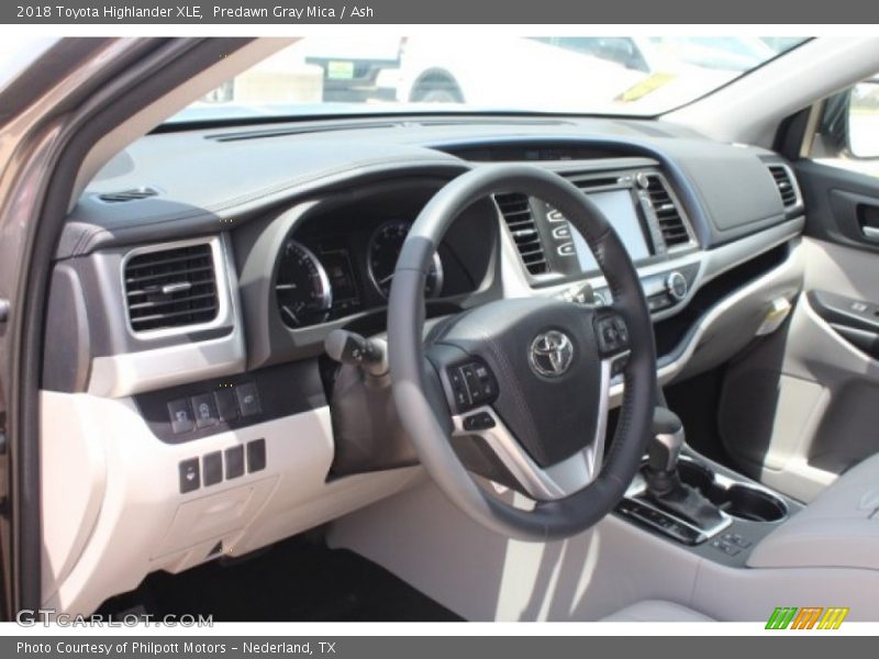 Predawn Gray Mica / Ash 2018 Toyota Highlander XLE