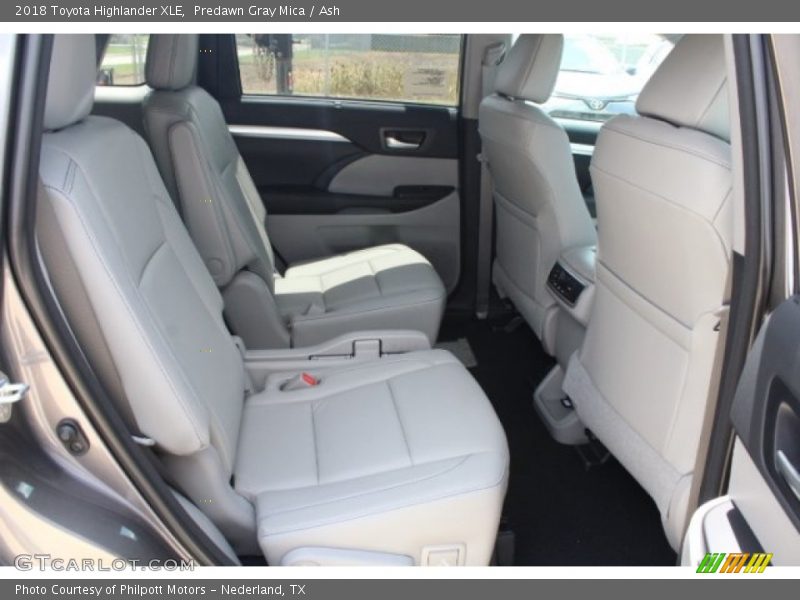 Predawn Gray Mica / Ash 2018 Toyota Highlander XLE