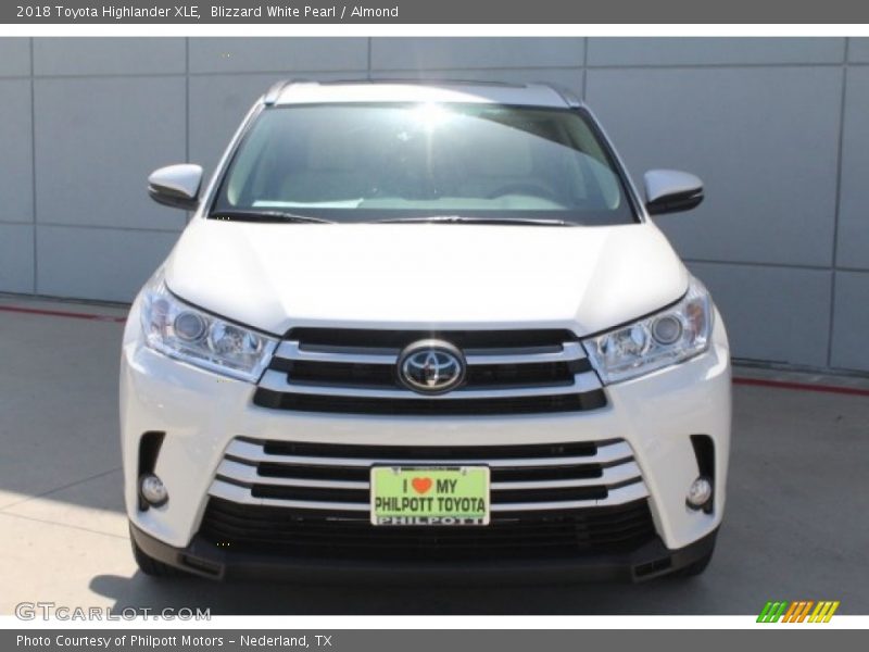 Blizzard White Pearl / Almond 2018 Toyota Highlander XLE