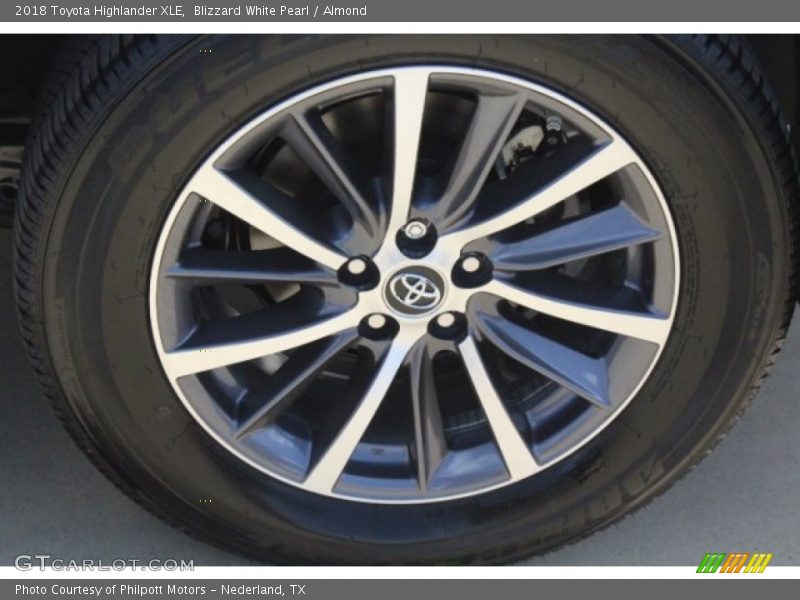 Blizzard White Pearl / Almond 2018 Toyota Highlander XLE