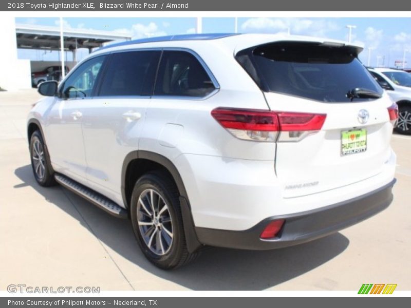 Blizzard White Pearl / Almond 2018 Toyota Highlander XLE