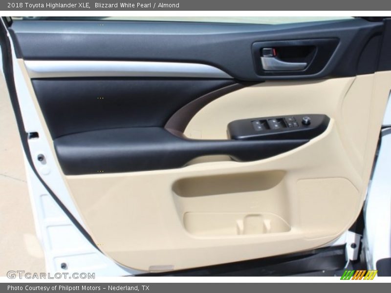Blizzard White Pearl / Almond 2018 Toyota Highlander XLE