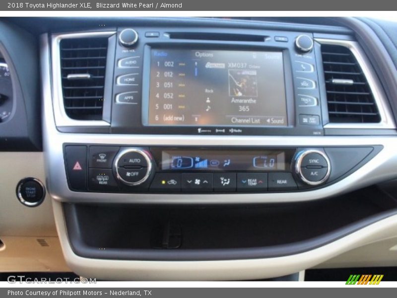 Blizzard White Pearl / Almond 2018 Toyota Highlander XLE