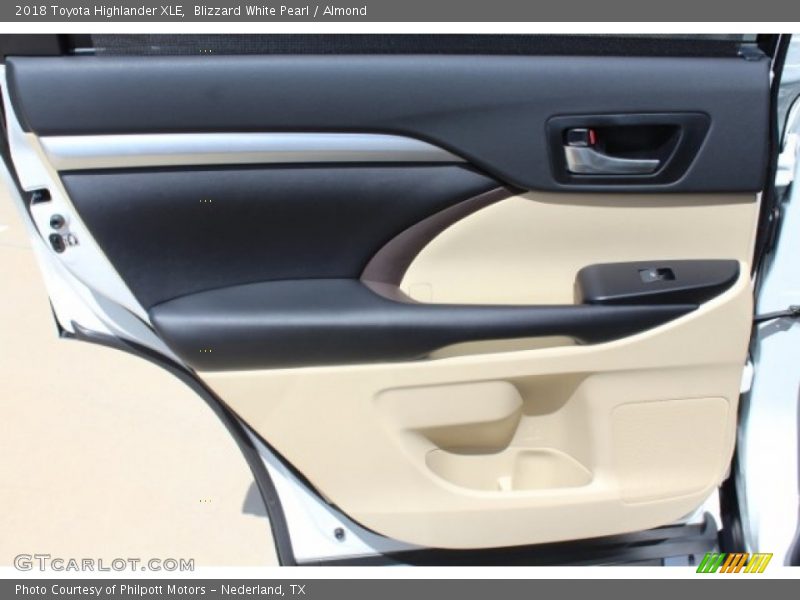 Blizzard White Pearl / Almond 2018 Toyota Highlander XLE