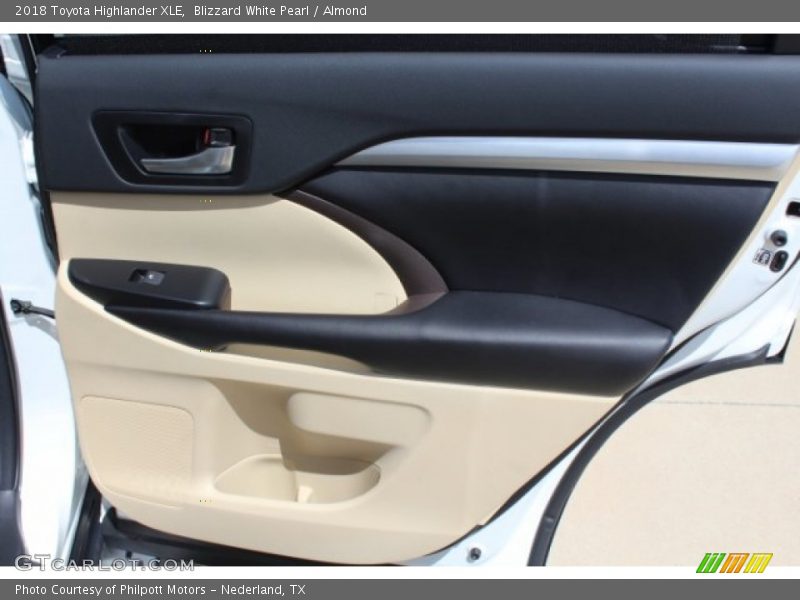 Blizzard White Pearl / Almond 2018 Toyota Highlander XLE