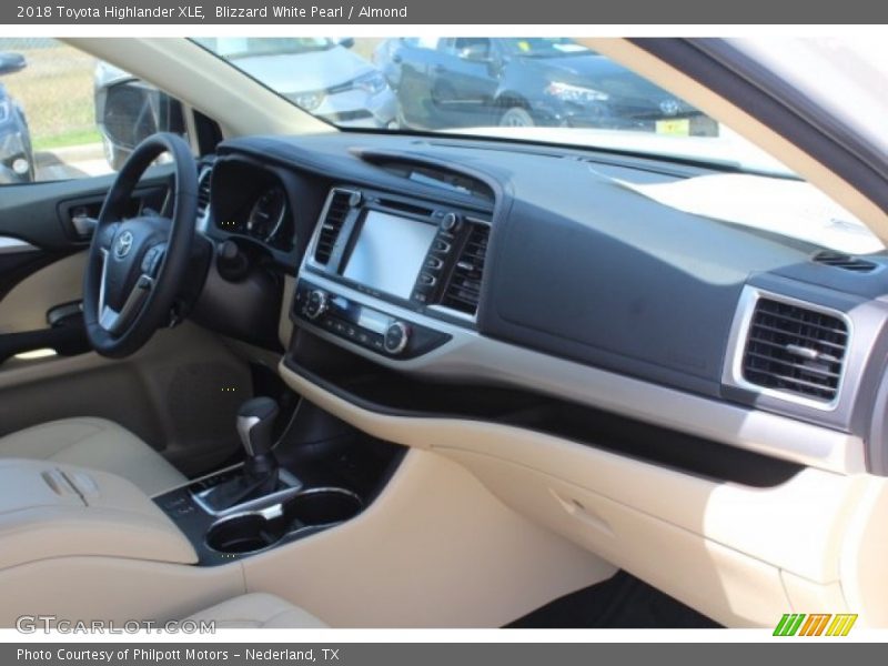 Blizzard White Pearl / Almond 2018 Toyota Highlander XLE