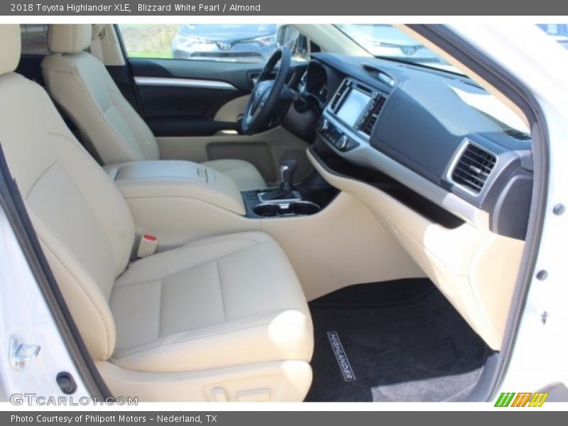 Blizzard White Pearl / Almond 2018 Toyota Highlander XLE