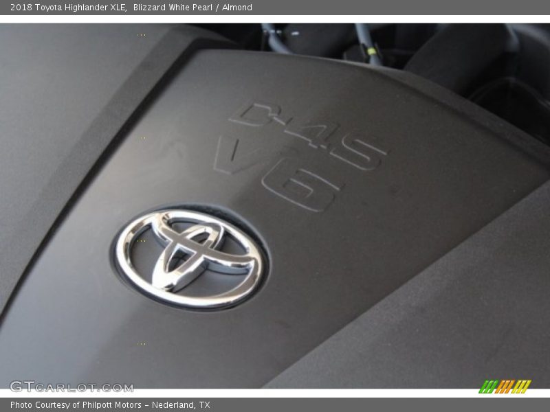 Blizzard White Pearl / Almond 2018 Toyota Highlander XLE