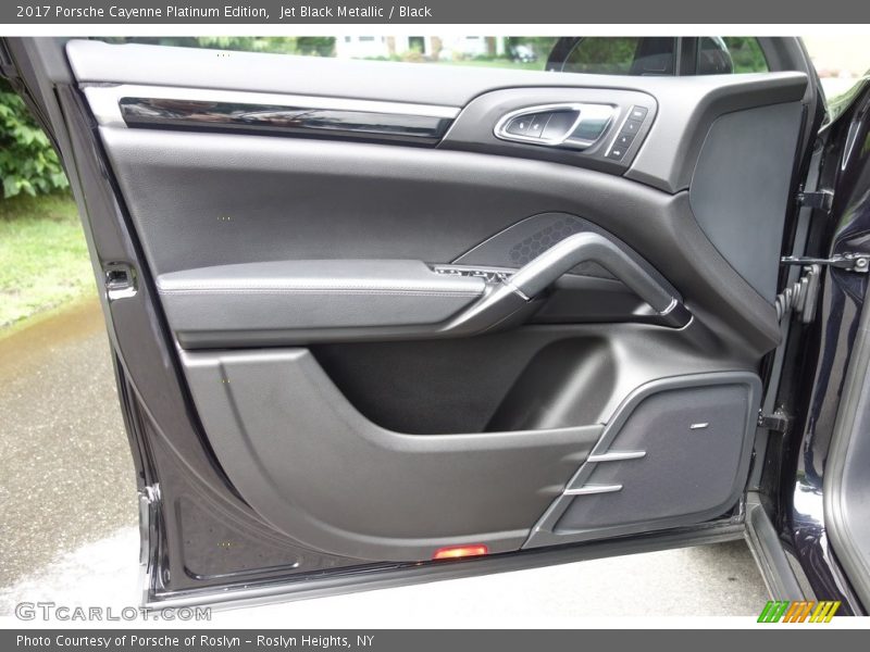 Door Panel of 2017 Cayenne Platinum Edition