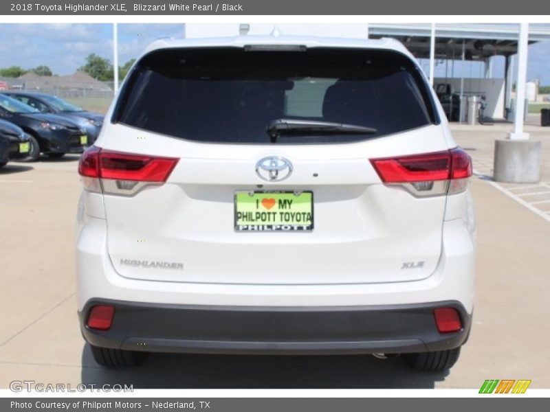 Blizzard White Pearl / Black 2018 Toyota Highlander XLE