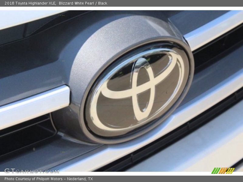 Blizzard White Pearl / Black 2018 Toyota Highlander XLE
